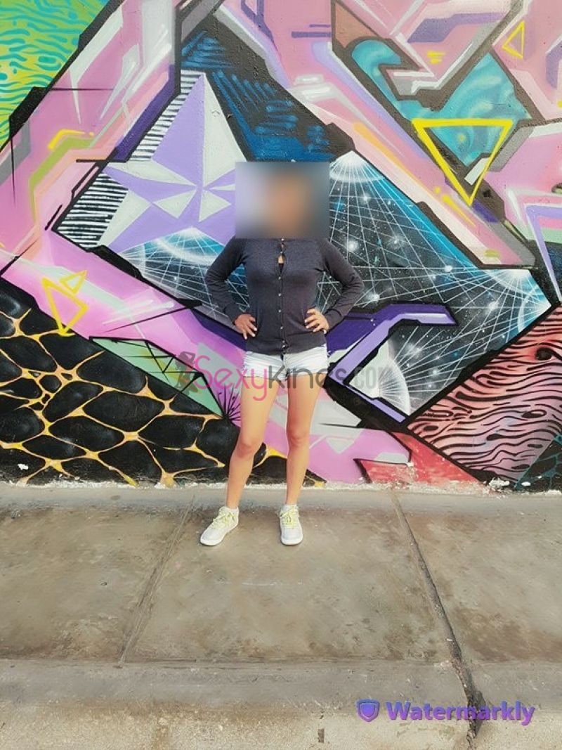 AMIGOS AQUI LINDAS JOVENCITAS ESCRIBEME AMIO