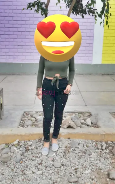 AQUI SRTAS..SOLO PARA CABALLEROS  MUY DISCRETOS