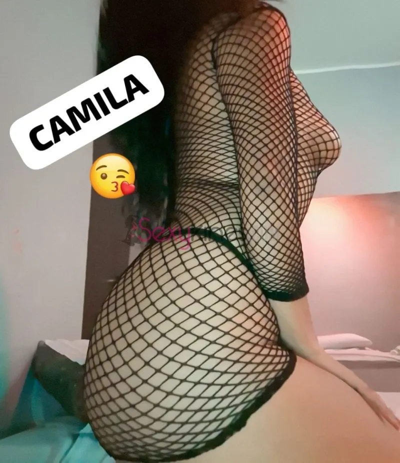 CHICA INDEPENDIENTE EN EL PARADERO CELIMA. SJL.